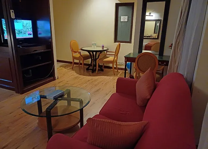 Times Square Grand Service Suite