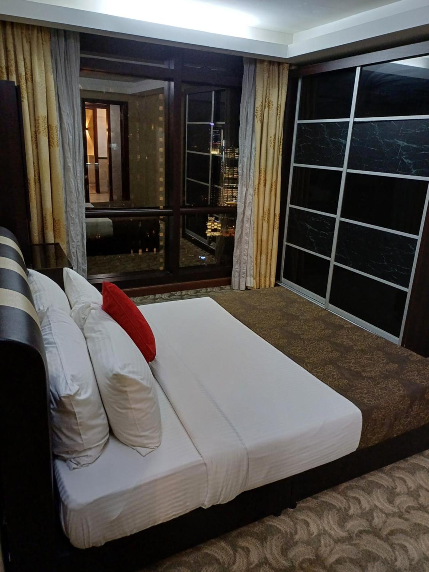 Times Square Grand Service Apartment *